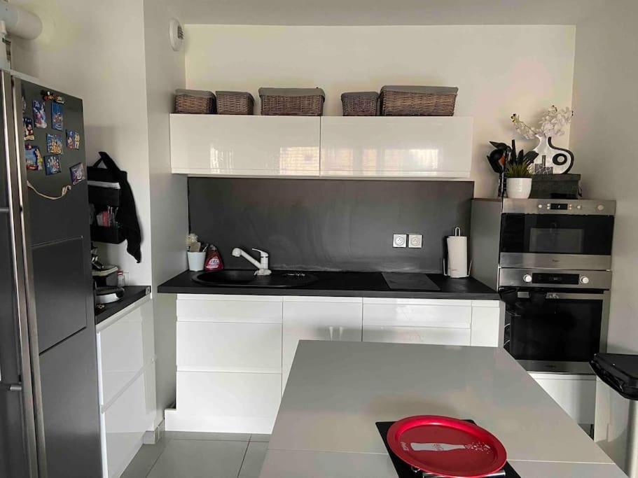 Katy Apartment Tournon-sur-Rhone Exterior photo